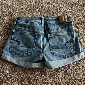 Short Festival American Eagle Taille Haute 2, Violet Délavé, Coupe Cut-off, Femme
